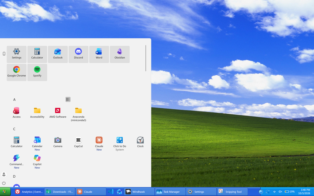 Windows 11 Start menu with Windows10 theme and Windows XP taskbar